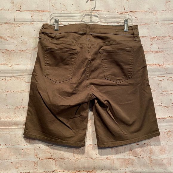 Kut from kloth Cathrine shorts Olive Green 8 knee - Picture 5 of 11